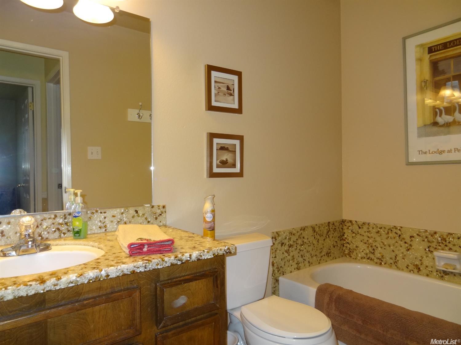 425 Georgetown Ave, Turlock, CA 95382 photo 14