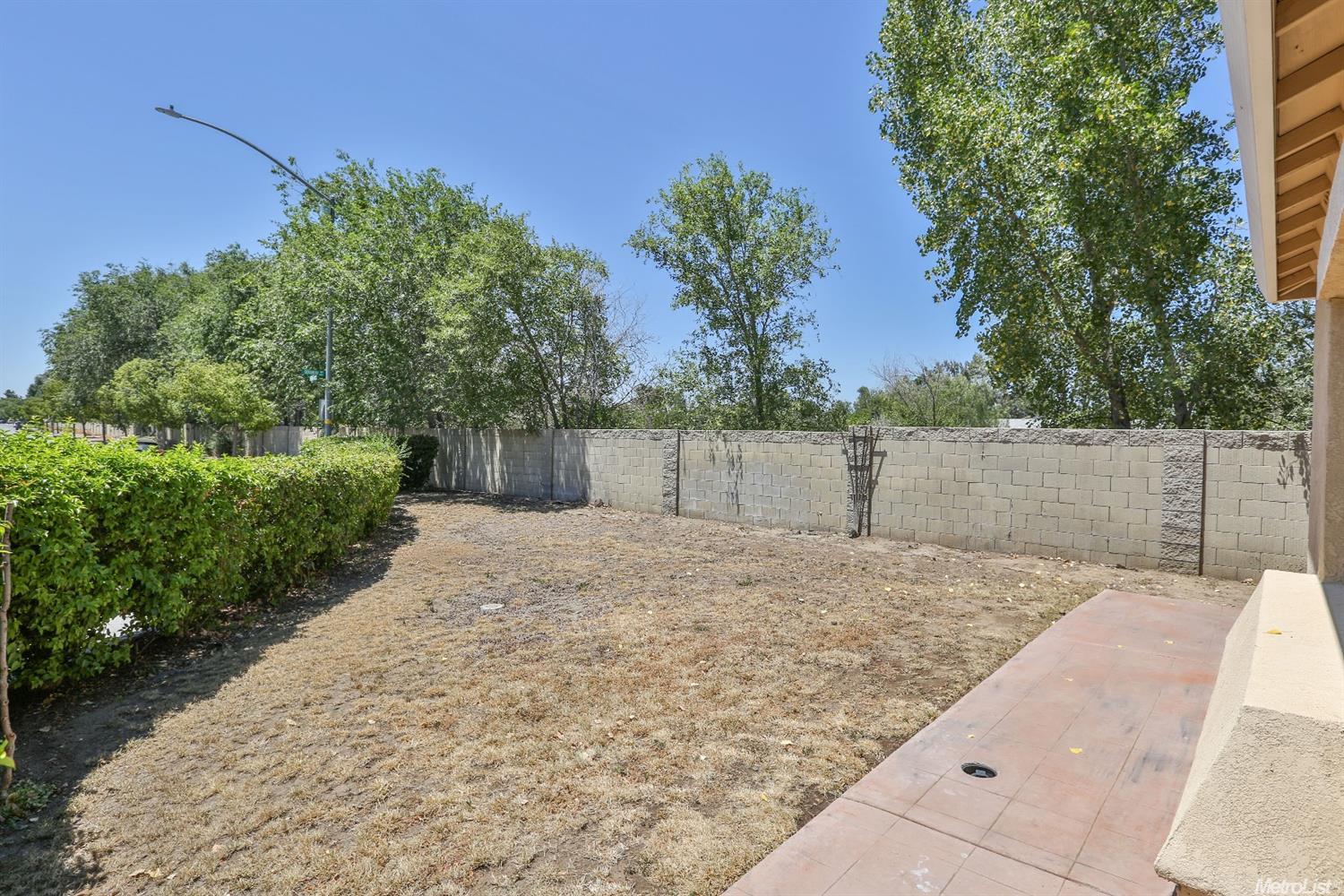 1820 Geranium Way, Tracy, CA 95376 photo 3