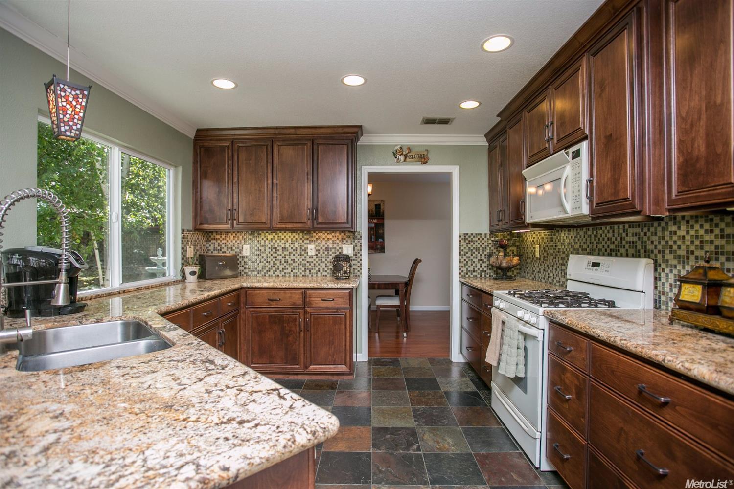 4108 Falling Leaf Ct, Antelope, CA 95843 photo 5