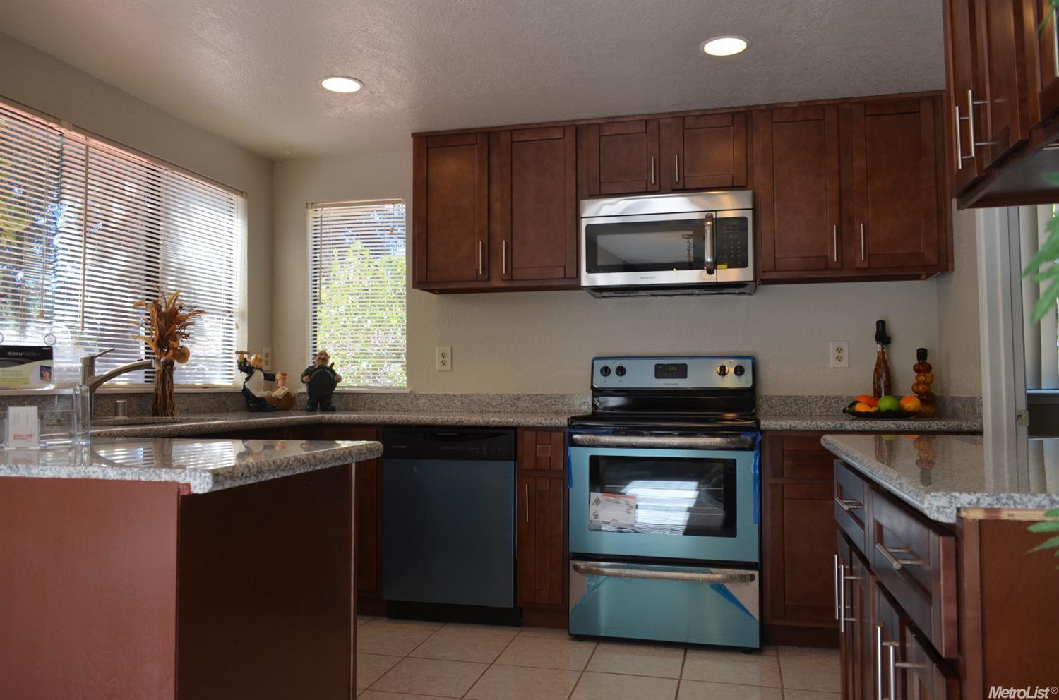 1901 Rodeo Cir, Modesto, CA 95356 photo 2
