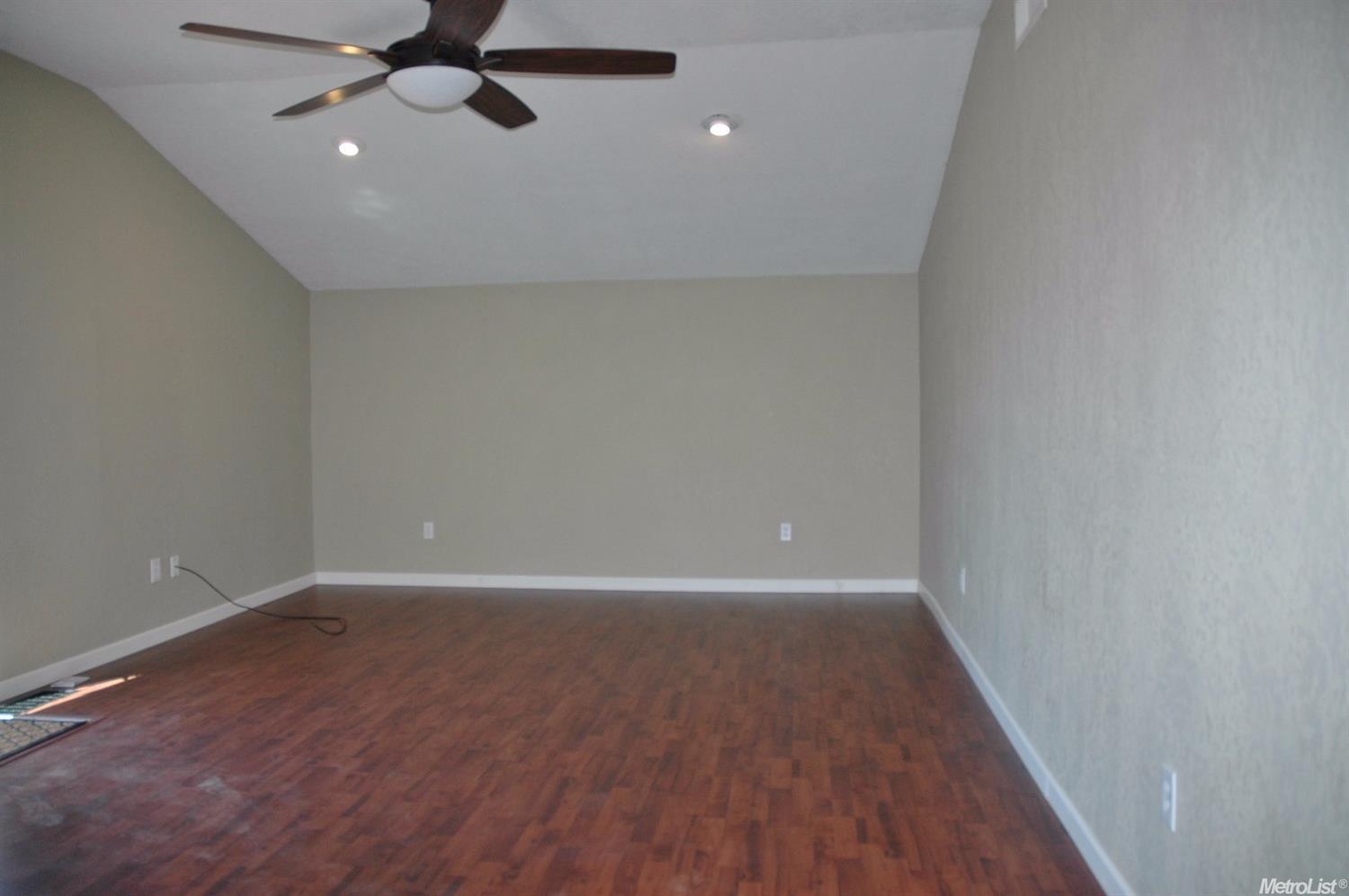 844 E Alameda St, Manteca, CA 95336 photo 6