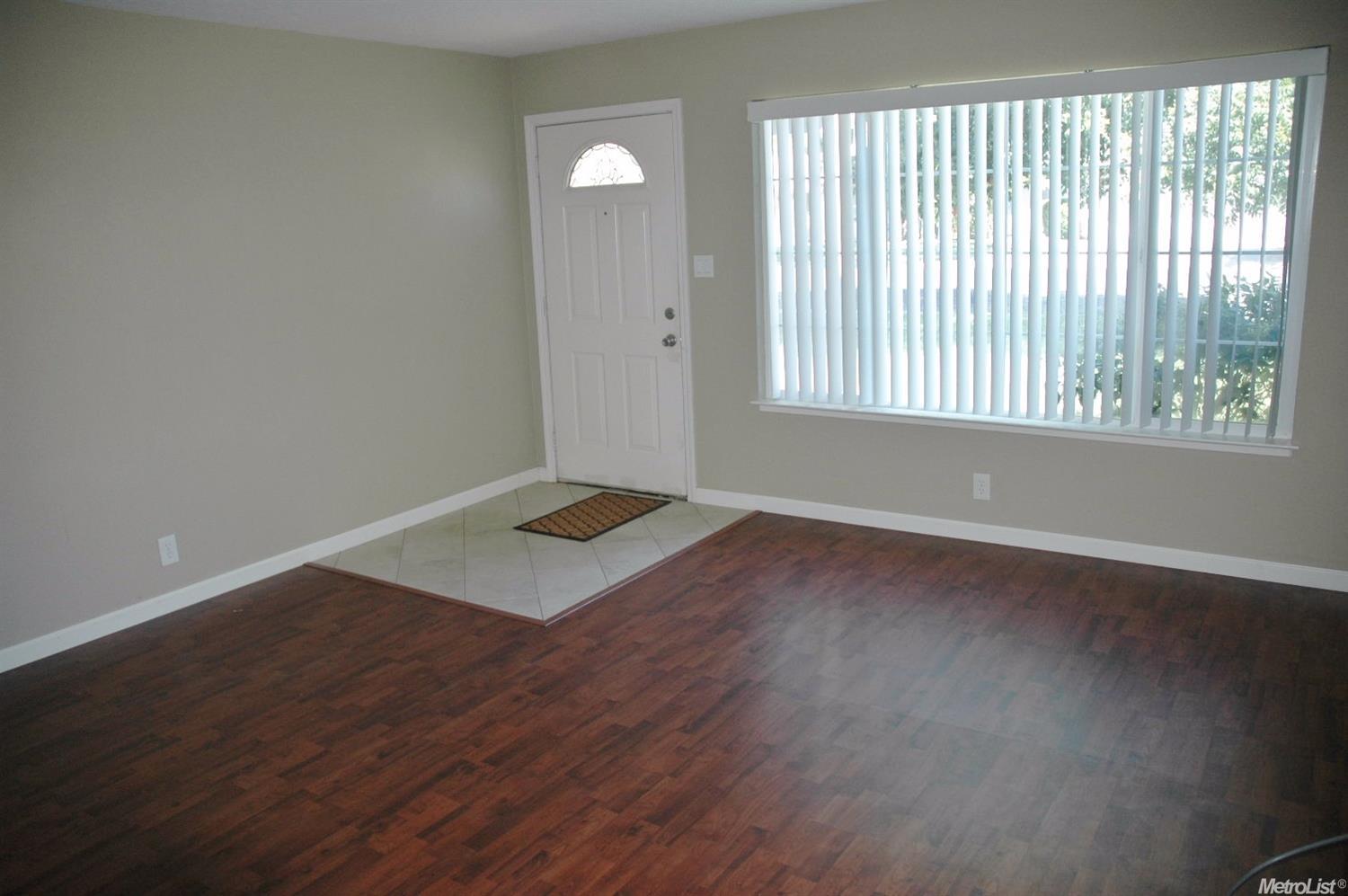 844 E Alameda St, Manteca, CA 95336 photo 3