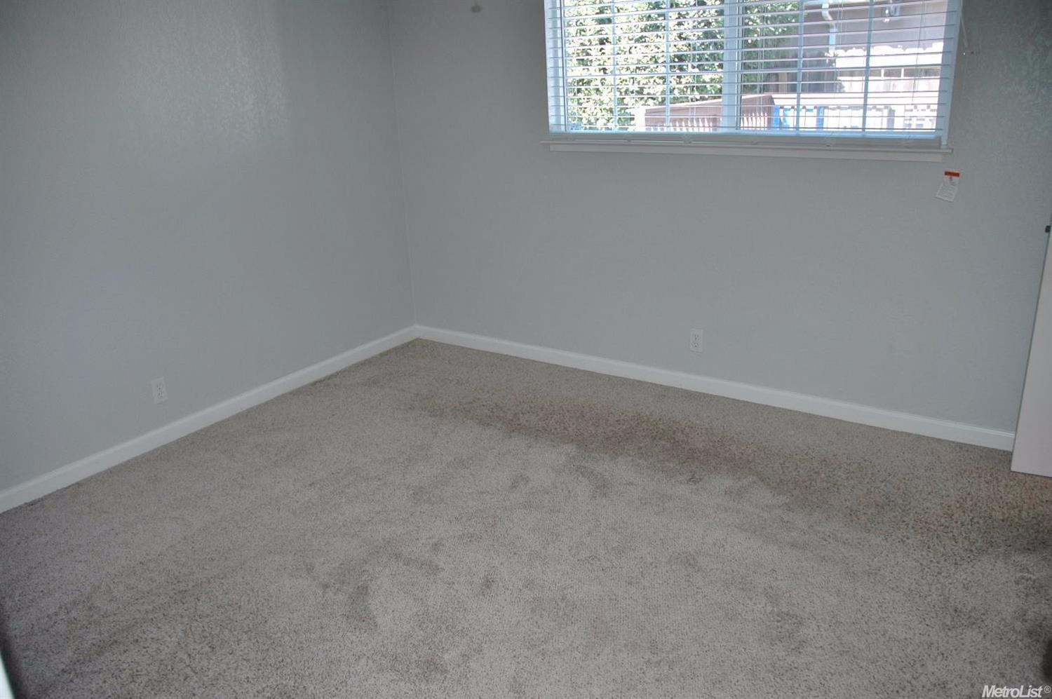 844 E Alameda St, Manteca, CA 95336 photo 7