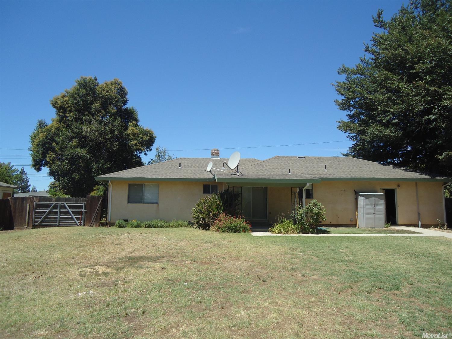 237 Oak Ave, Galt, CA 95632 photo 2