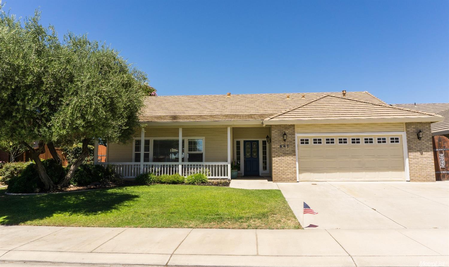 641 Helen Dr, Ripon, CA 95366 photo 1