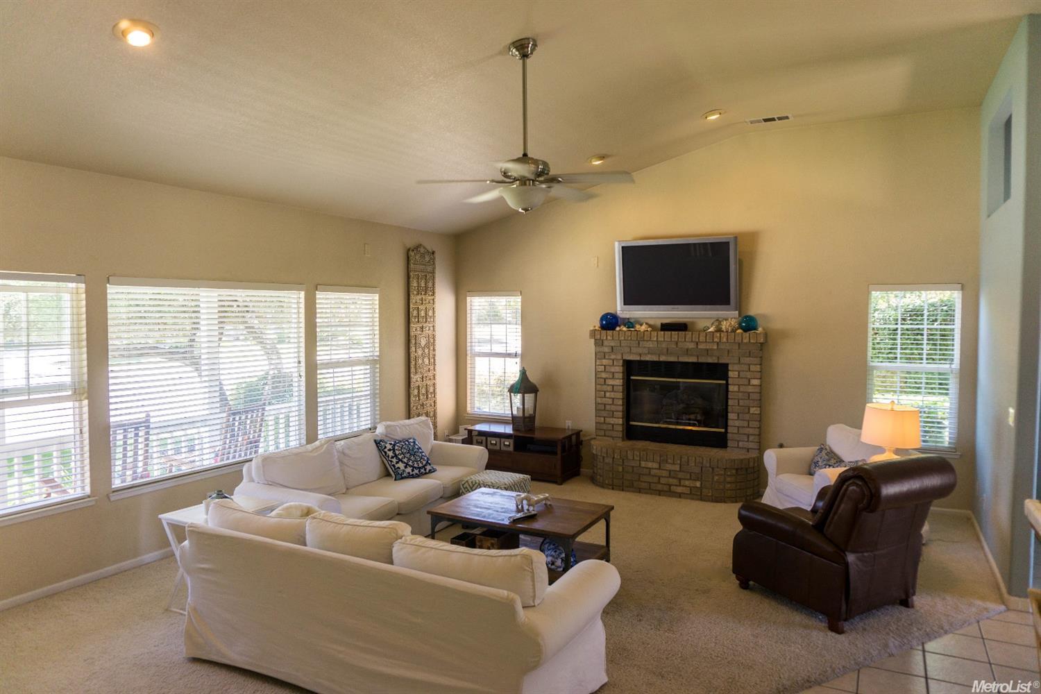 641 Helen Dr, Ripon, CA 95366 photo 5