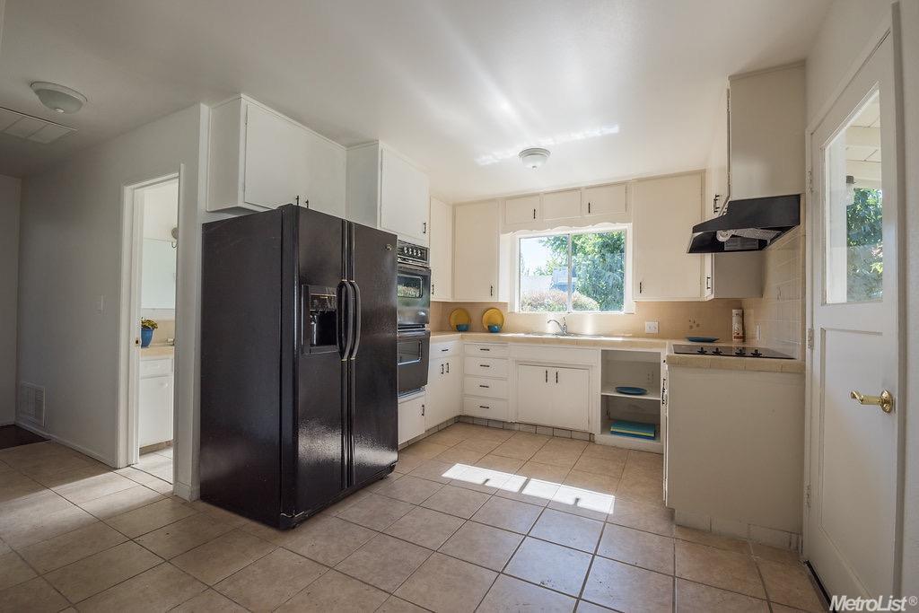 1013 Rose Ave, Modesto, CA 95355 photo 8
