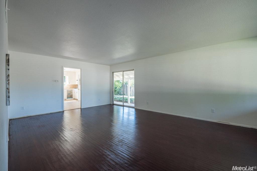 1013 Rose Ave, Modesto, CA 95355 photo 4