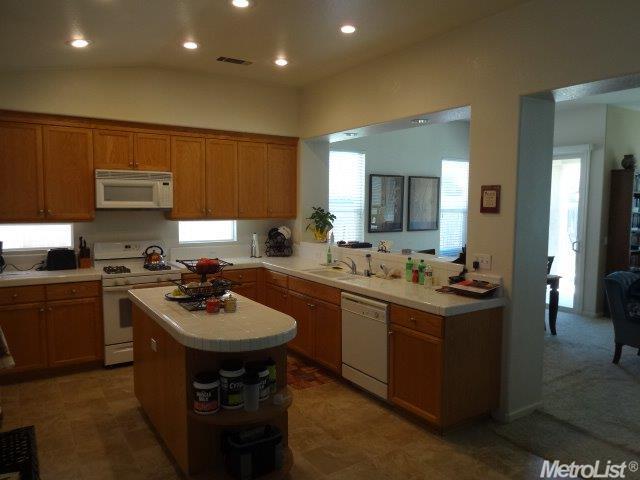 212 Arcadia Pl, Lodi, CA 95240 photo 3
