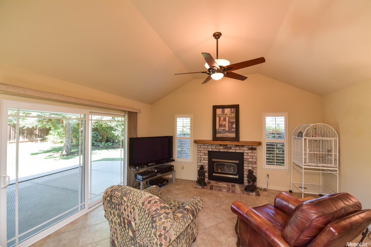 100 Ferrera Dr, Folsom, CA 95630 photo 11