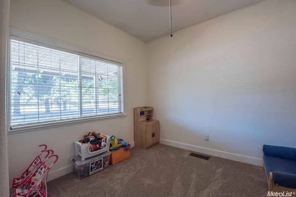 489 W Olive Ave, Turlock, CA 95380 photo 9