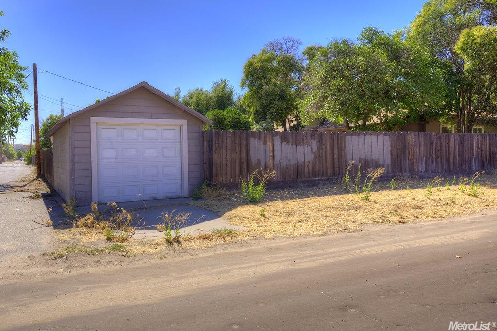 489 W Olive Ave, Turlock, CA 95380 photo 18