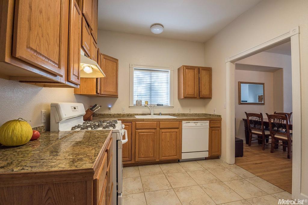 489 W Olive Ave, Turlock, CA 95380 photo 7