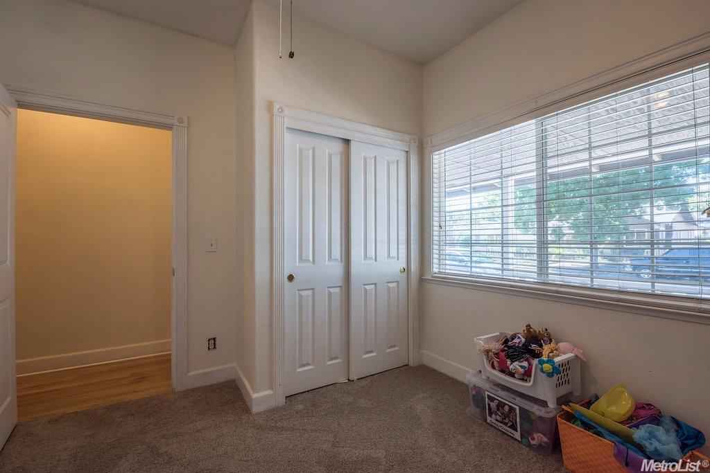 489 W Olive Ave, Turlock, CA 95380 photo 10