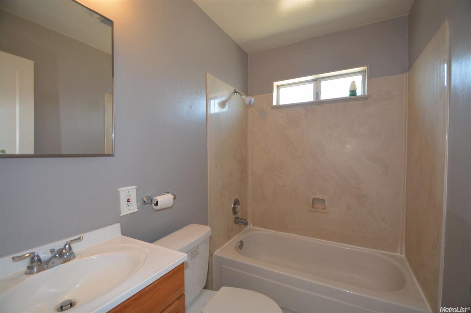 400 Emerson Ave, Modesto, CA 95350 photo 17