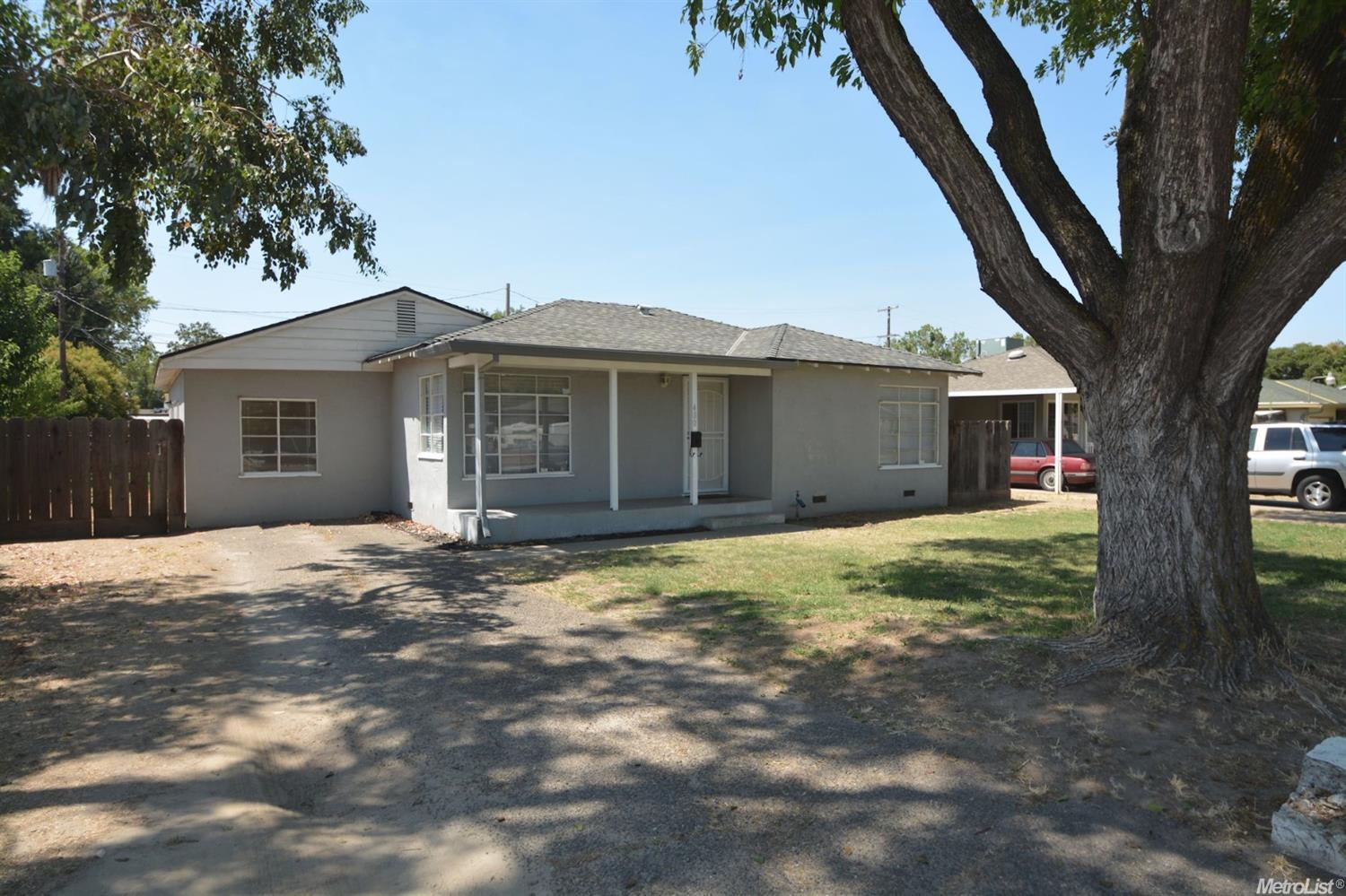 400 Emerson Ave, Modesto, CA 95350 photo 2