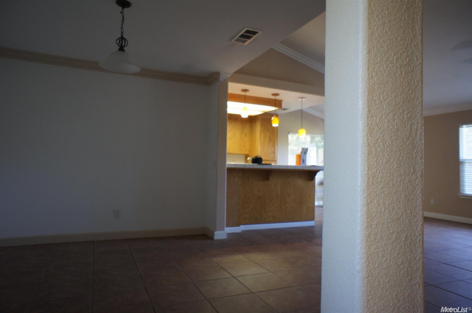 261 Idlewild, Lodi, CA 95240 photo 4