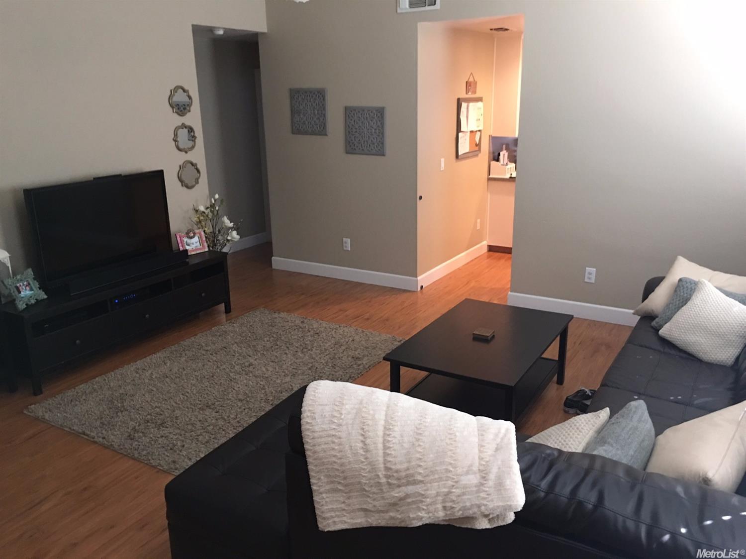 1556 Bailey, Ripon, CA 95366 photo 2