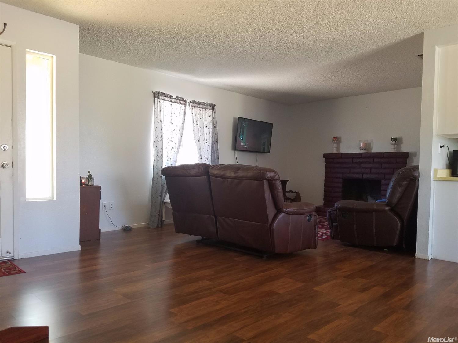 16598 Canal Way, Madera, CA 93638 photo 2