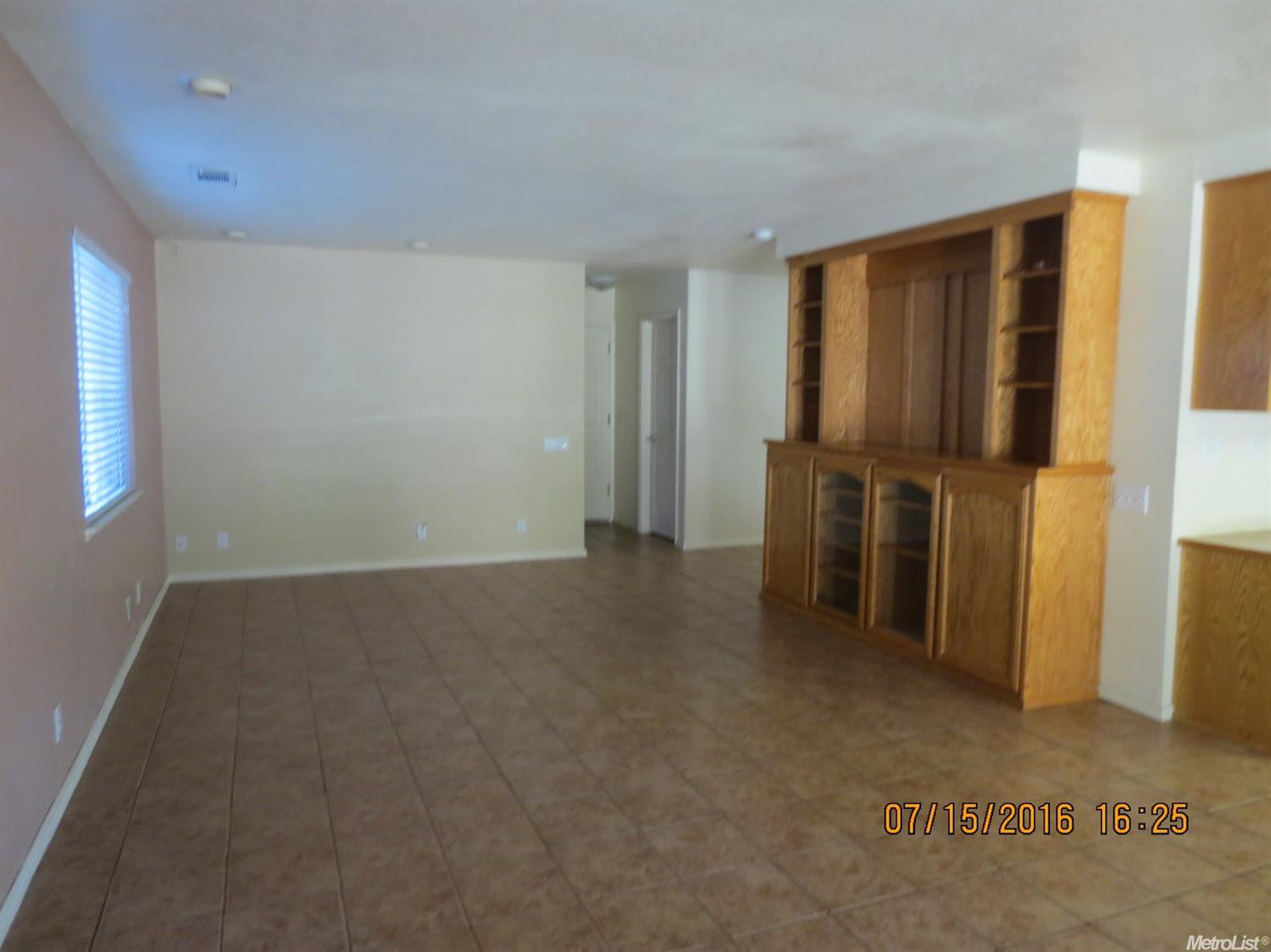 1801 Volendam Ave, Modesto, CA 95356 photo 9