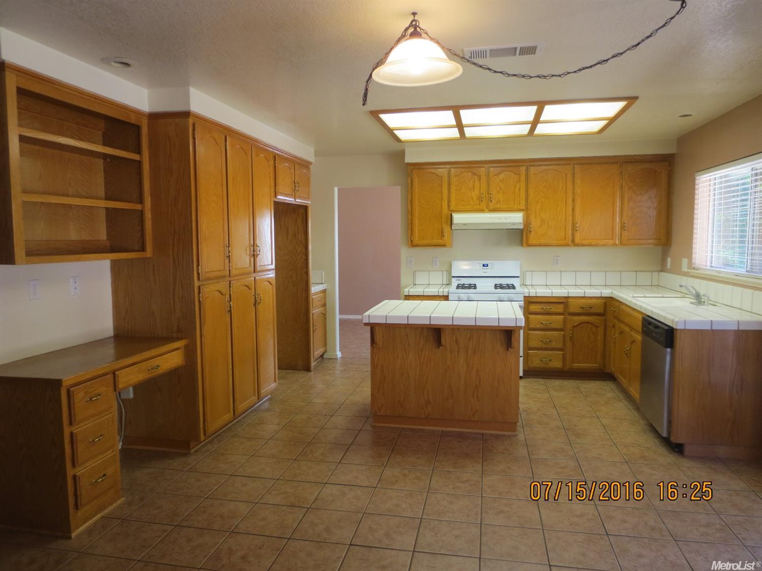 1801 Volendam Ave, Modesto, CA 95356 photo 11