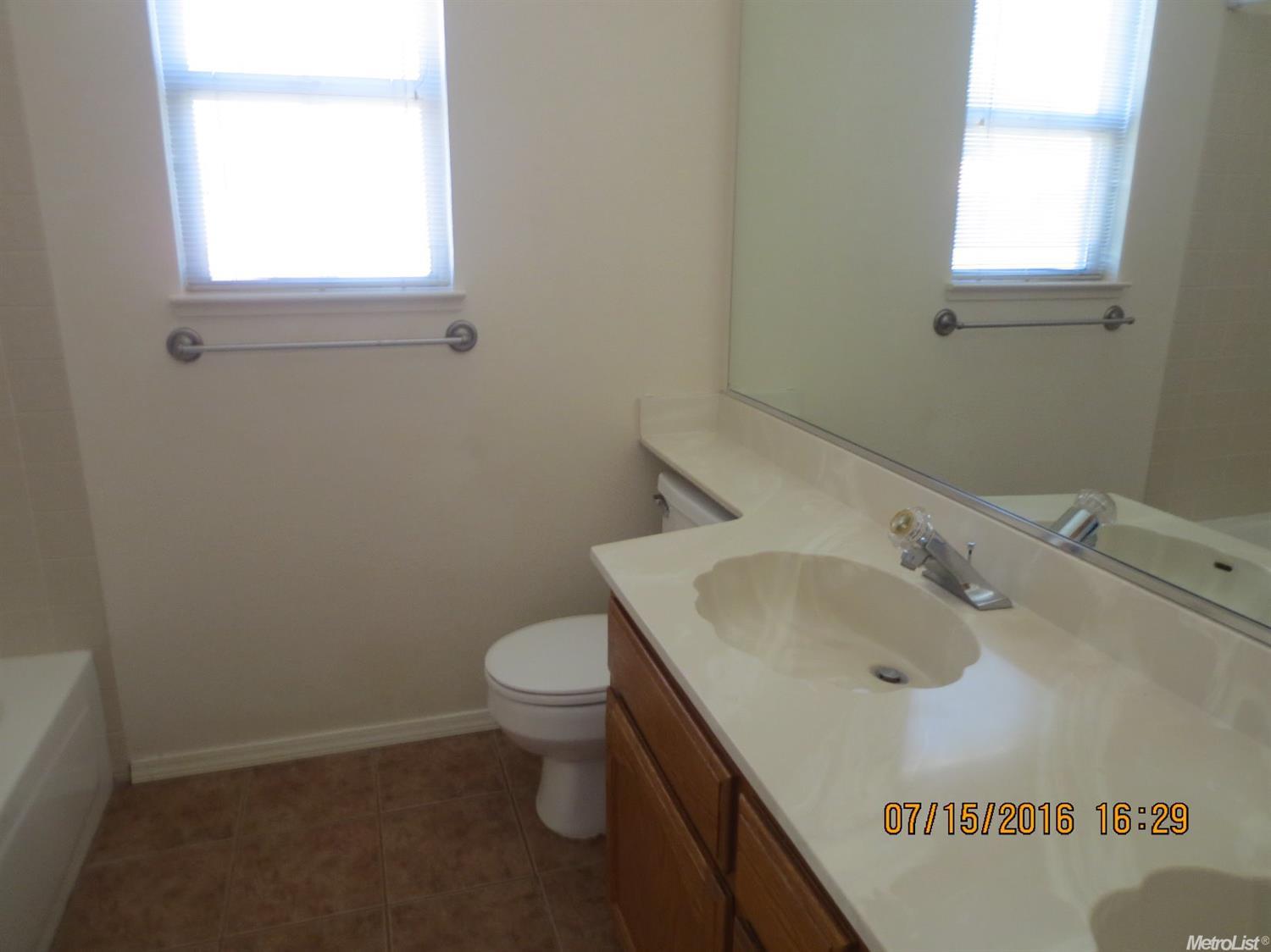 1801 Volendam Ave, Modesto, CA 95356 photo 17