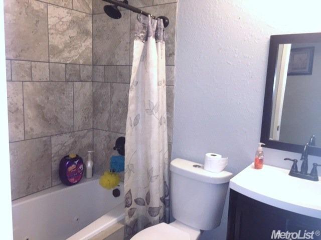 501 Lily Ct, Patterson, CA 95363 photo 13