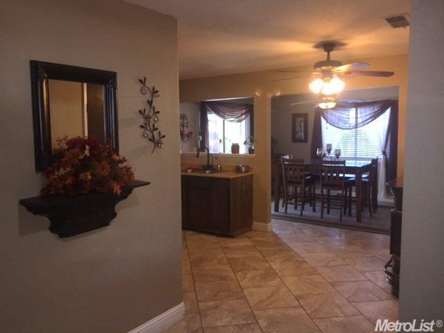 501 Lily Ct, Patterson, CA 95363 photo 7