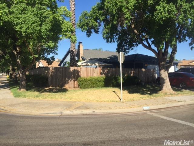501 Lily Ct, Patterson, CA 95363 photo 2