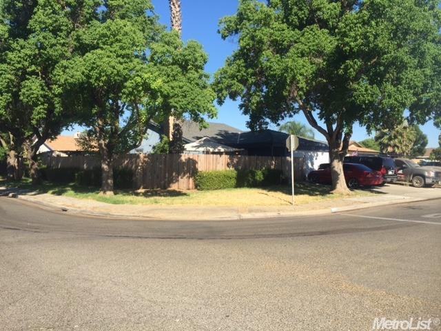501 Lily Ct, Patterson, CA 95363 photo 3