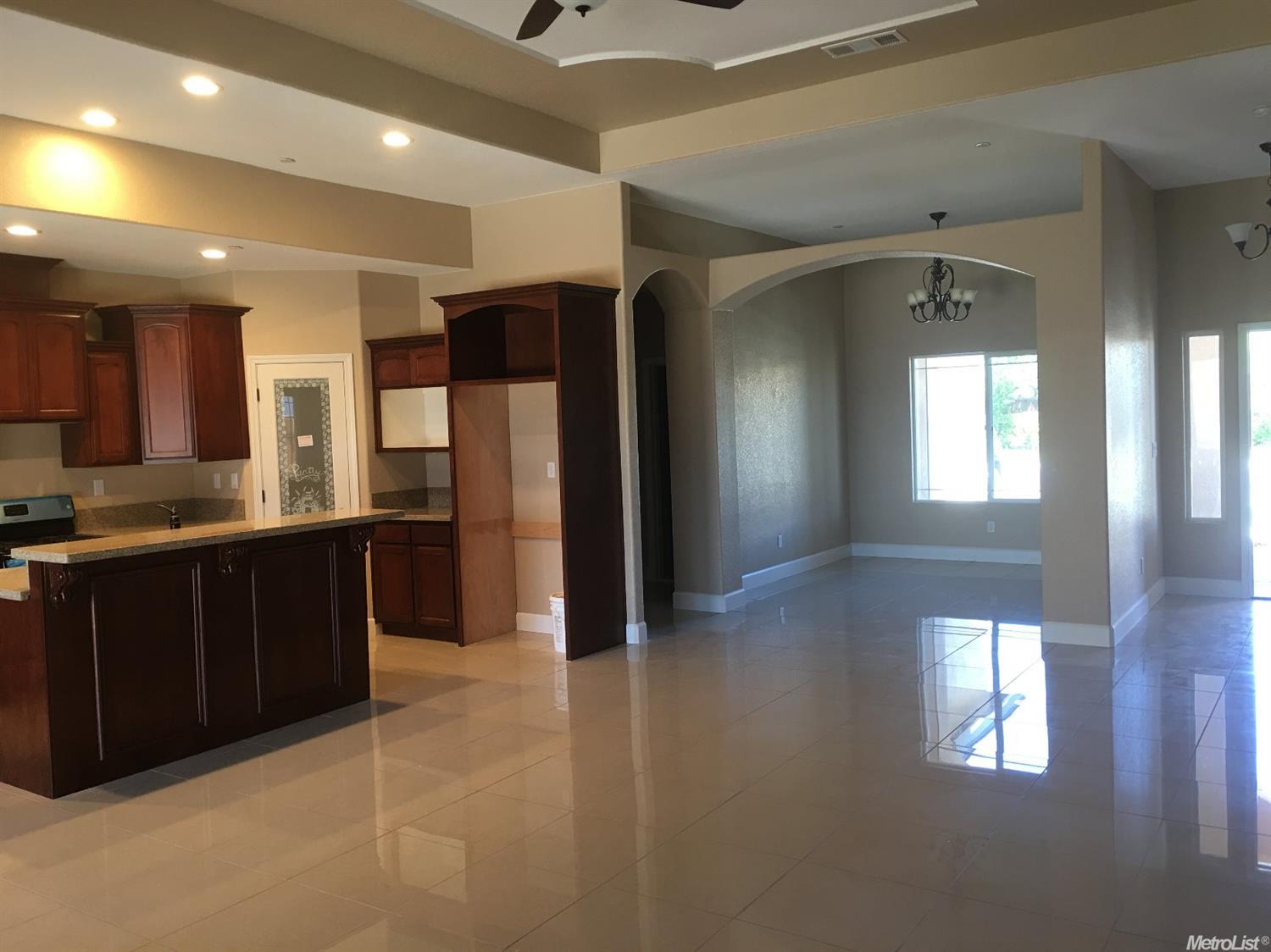 6615 N Berkely Ave, Winton, CA 95388 photo 5