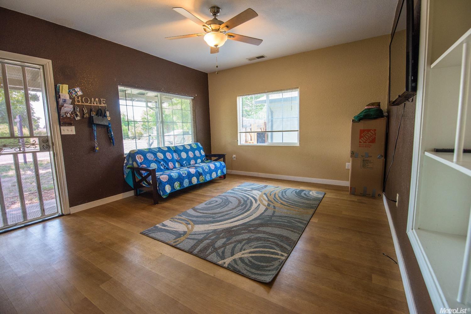 245 Weber Ave, Patterson, CA 95363 photo 4