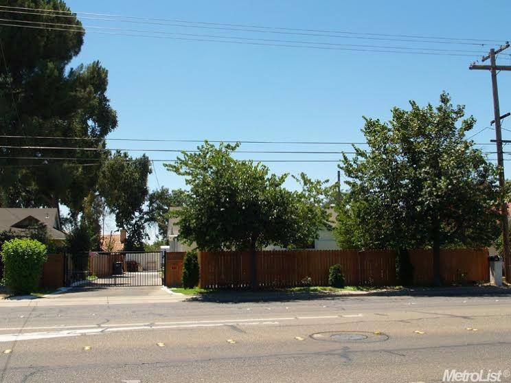 1448 Scenic Dr, Modesto, CA 95355 photo 4