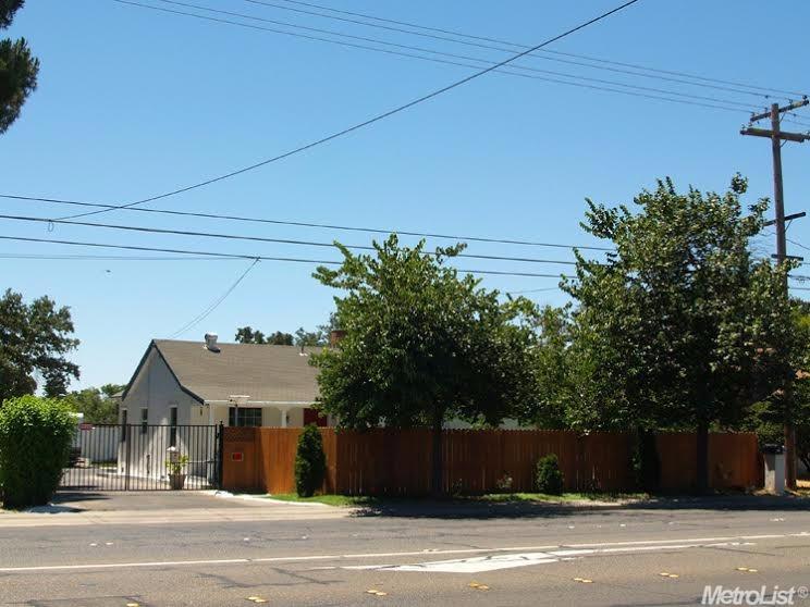 1448 Scenic Dr, Modesto, CA 95355 photo 3