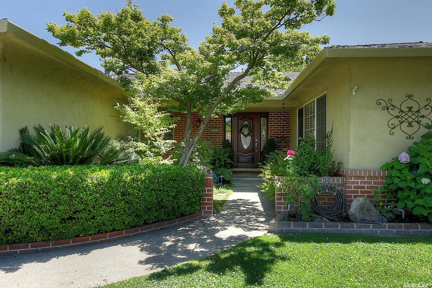 322 La Setta Dr, Lodi, CA 95242 photo 2