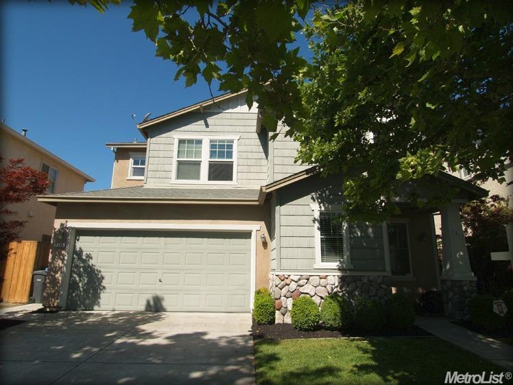 3233 Dewar Ln, Turlock, CA 95382 photo 2