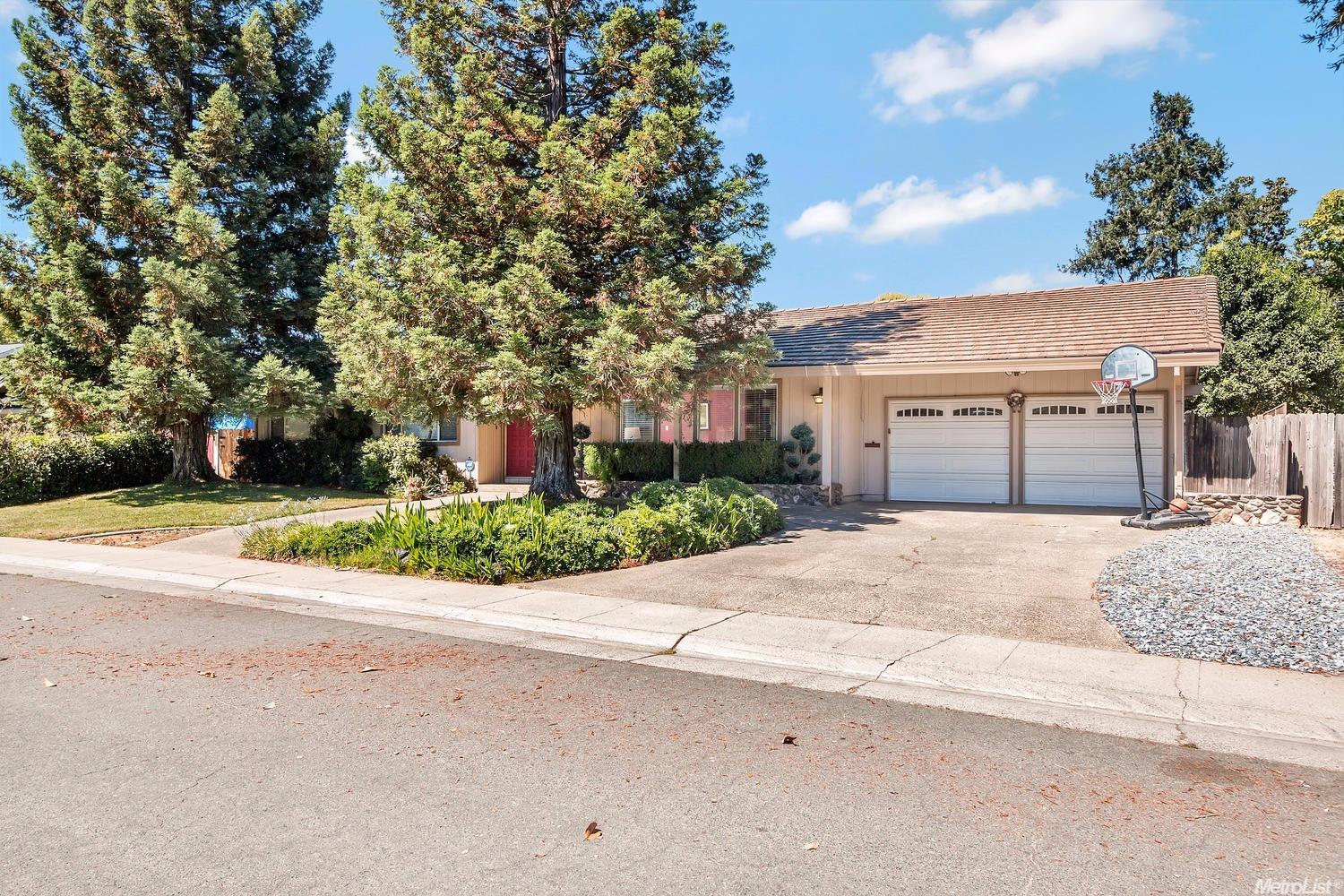 4807 Lola Way, Carmichael, CA 95608 photo 2