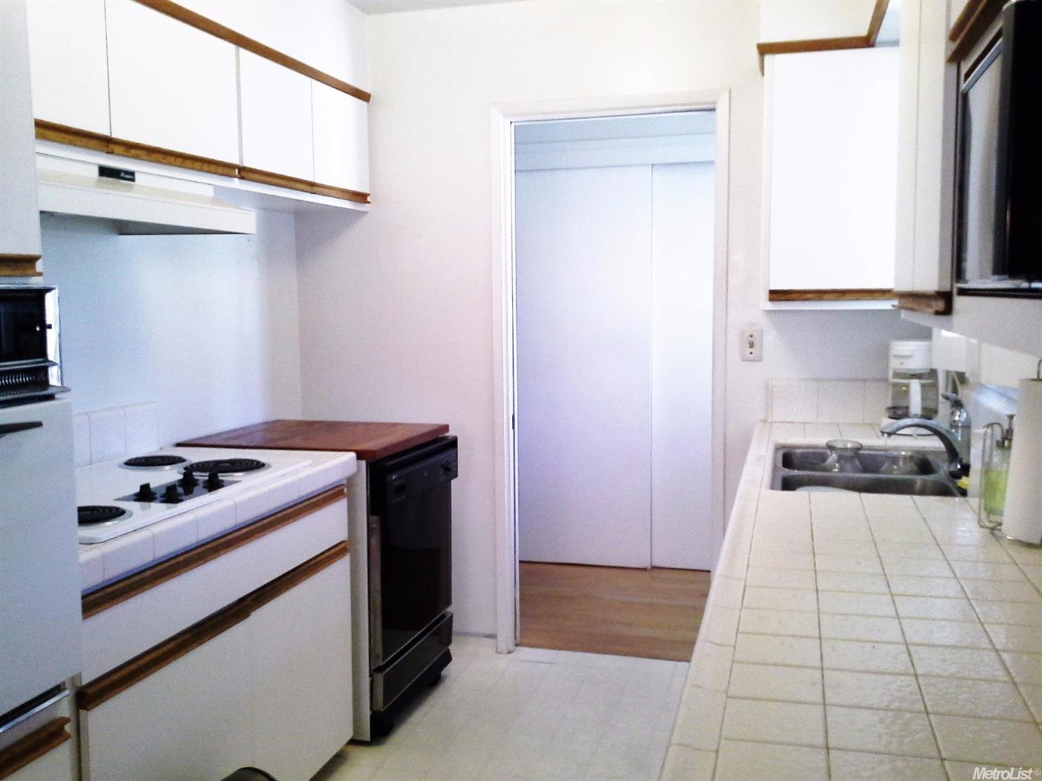 525 Fir Ct, Ripon, CA 95366 photo 9