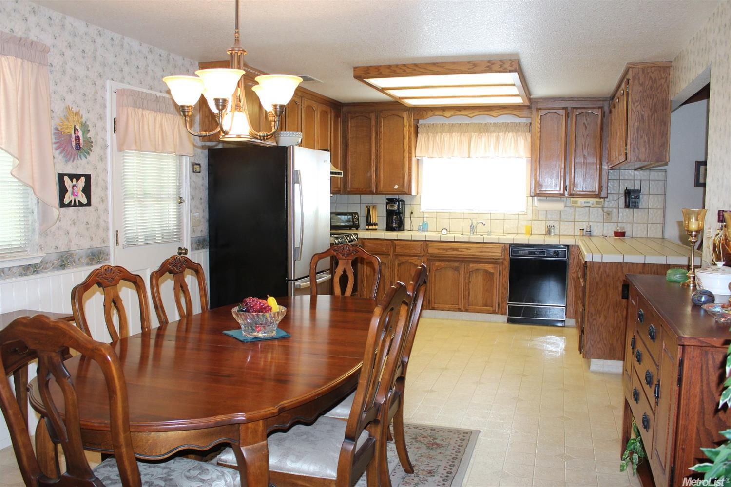 1043 Hartwick Ave, Turlock, CA 95382 photo 3
