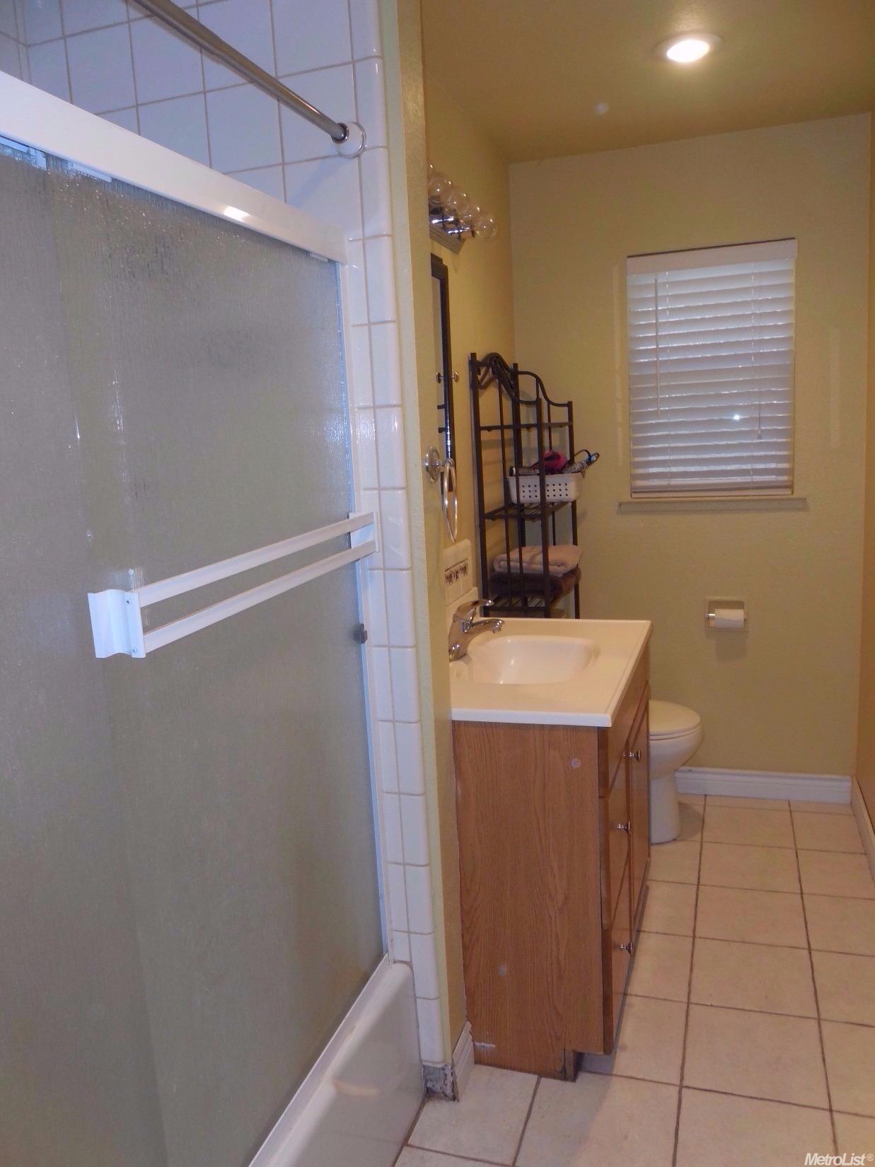1616 Primrose Ln, Modesto, CA 95355 photo 11