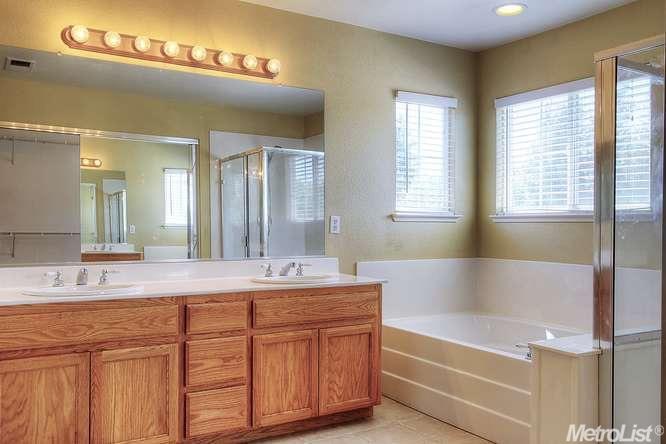 722 Summer Ln, Tracy, CA 95377 photo 9