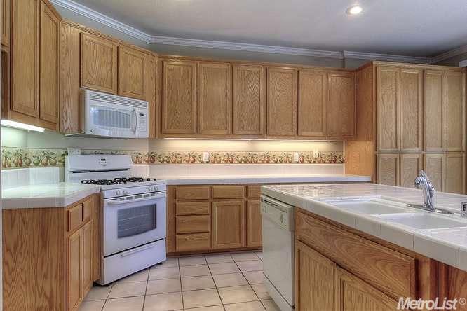 722 Summer Ln, Tracy, CA 95377 photo 2
