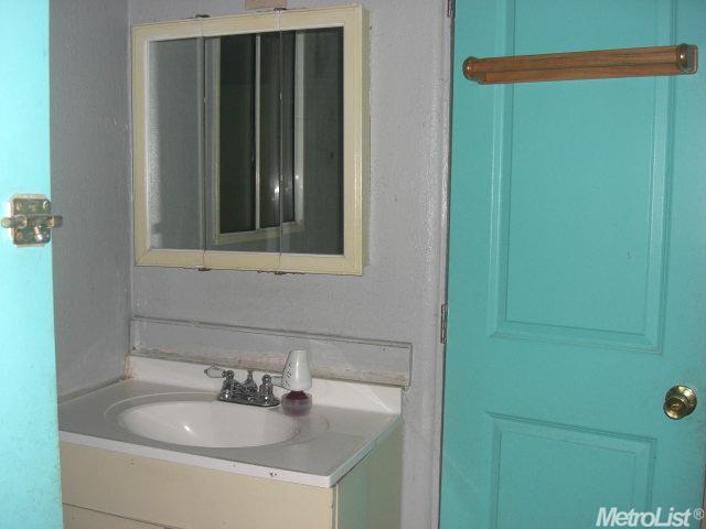 1209 Pelton, Modesto, CA 95351 photo 5