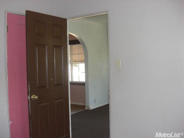 1209 Pelton, Modesto, CA 95351 photo 9