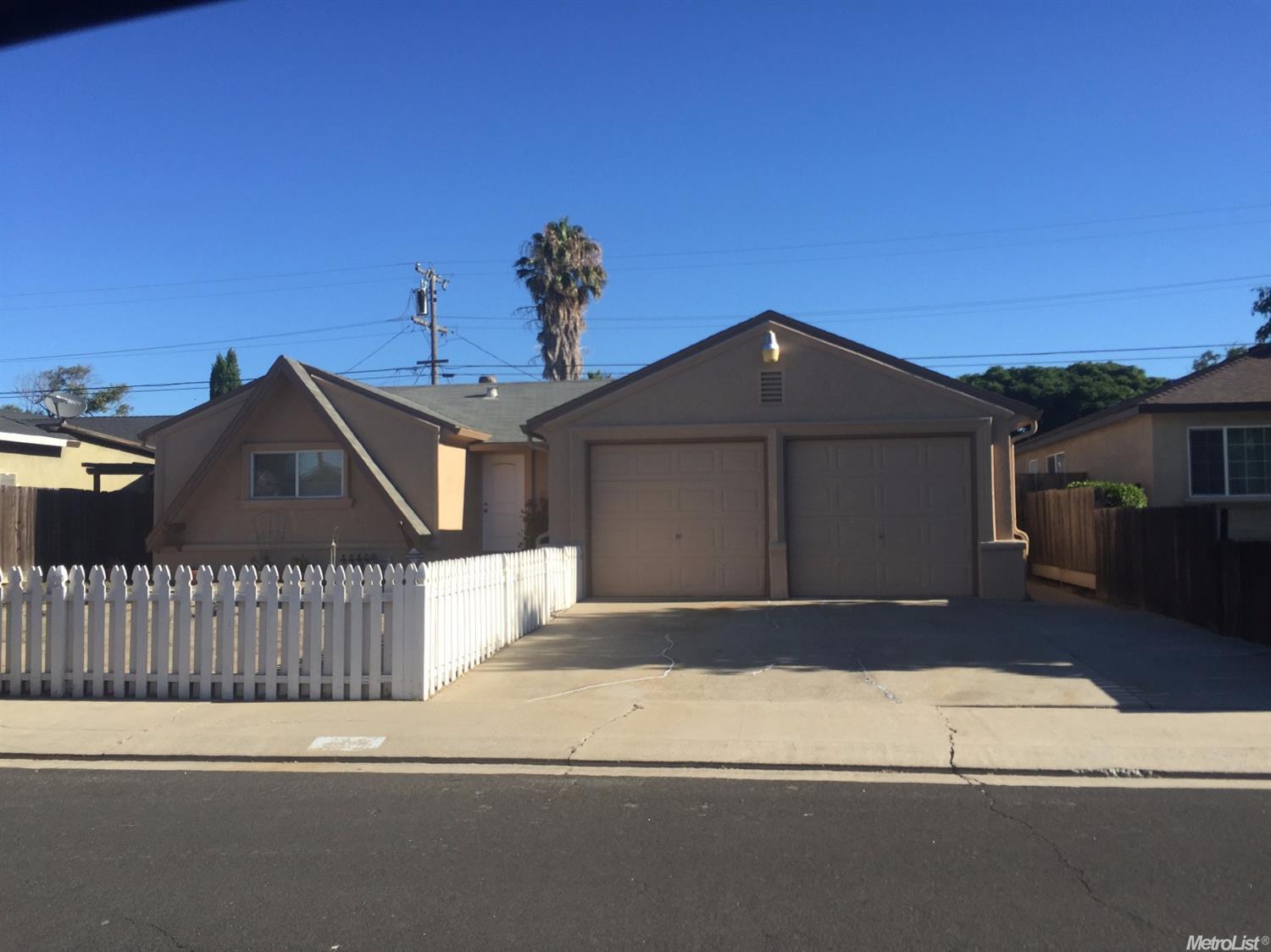 217 Martha St, Manteca, CA 95337 photo 1