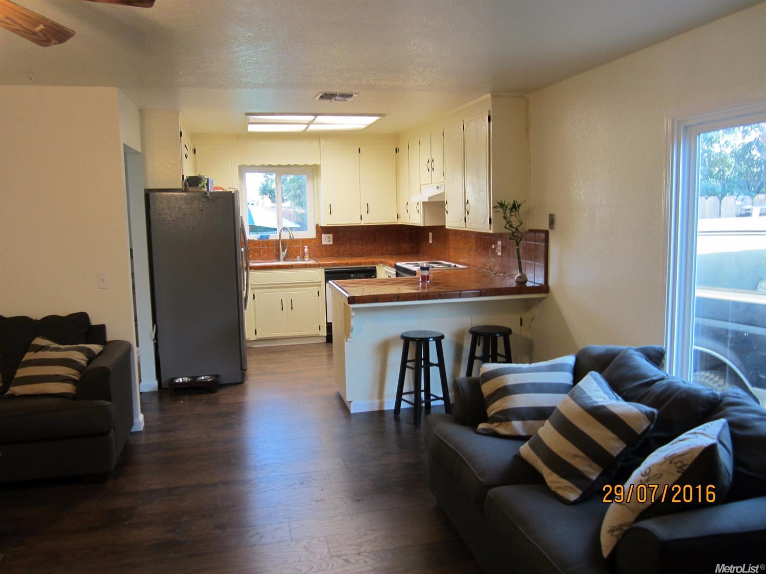 742 Brandywine St, Manteca, CA 95336 photo 4