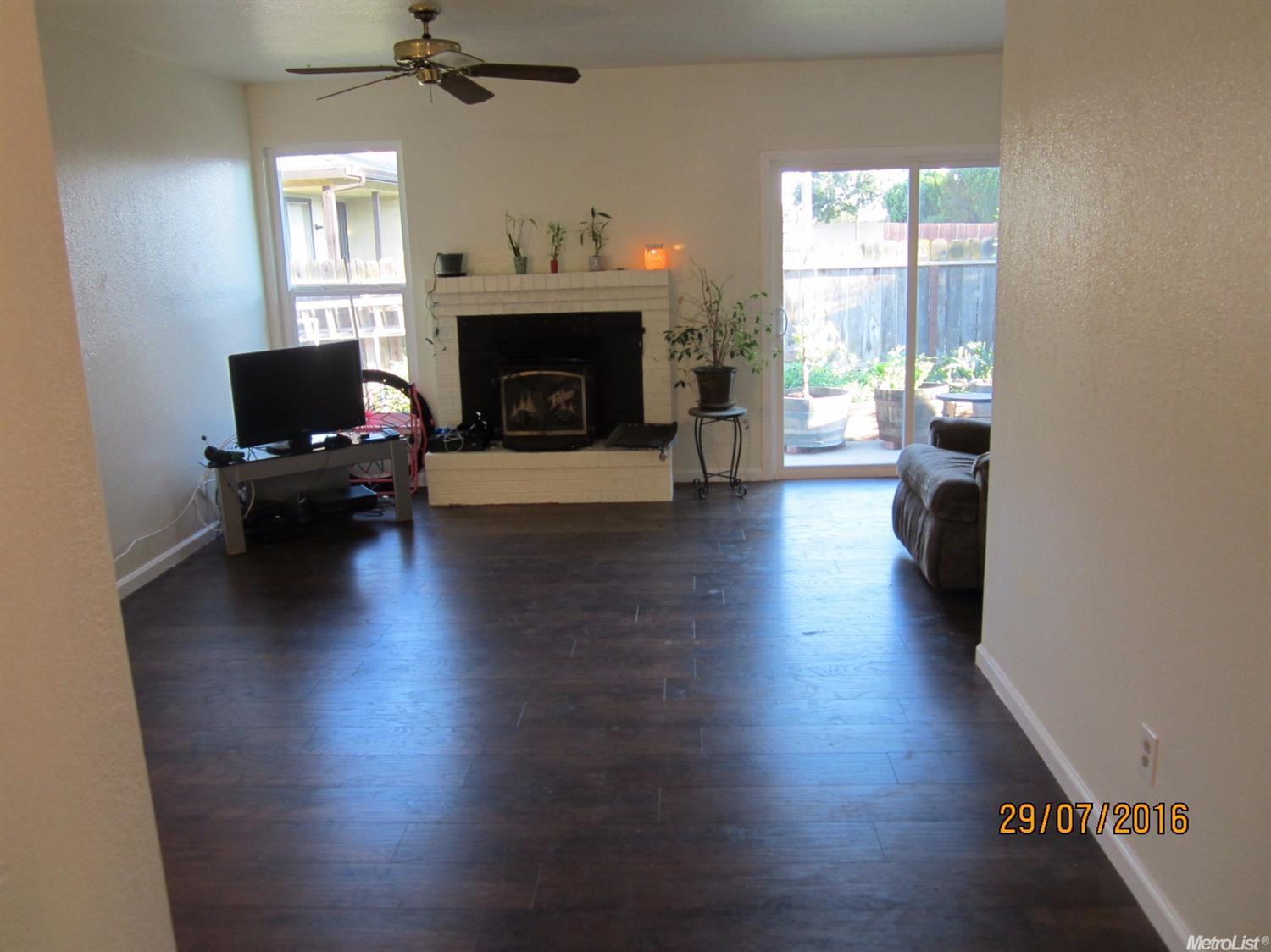 742 Brandywine St, Manteca, CA 95336 photo 2