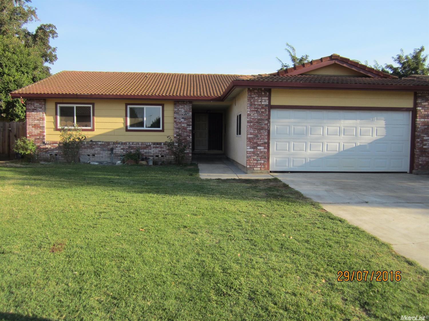 742 Brandywine St, Manteca, CA 95336 photo 1