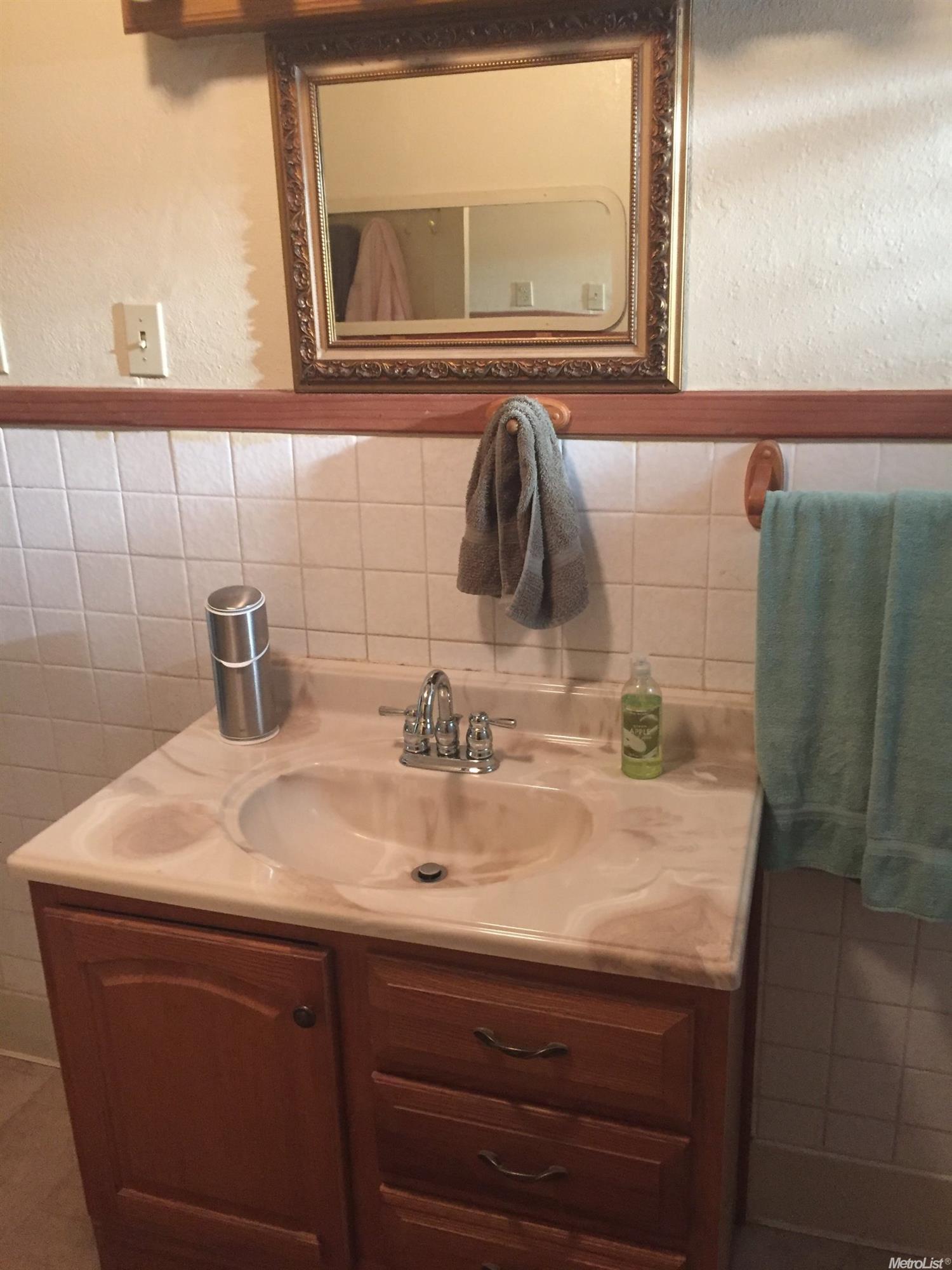 415 S Veach Ave, Manteca, CA 95337 photo 10
