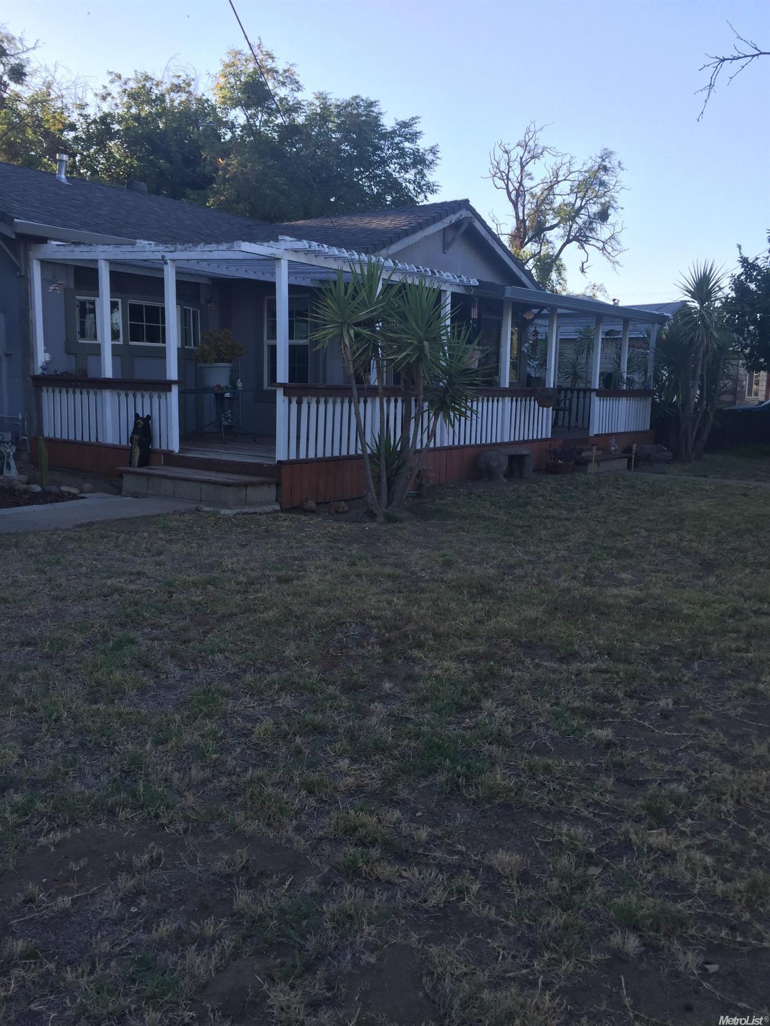 415 S Veach Ave, Manteca, CA 95337 photo 2